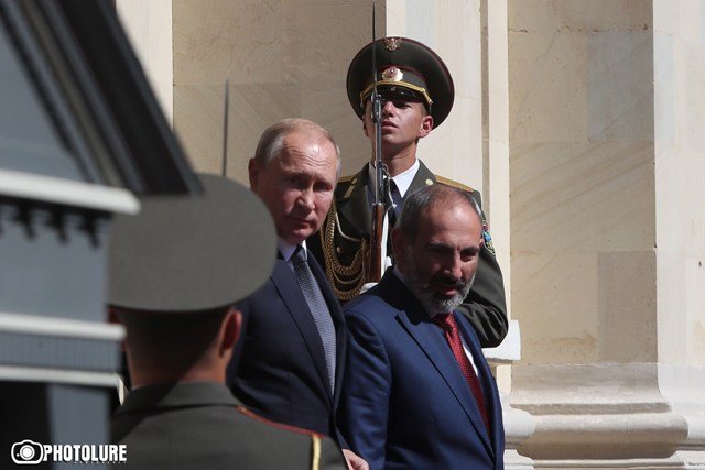 Пашинян и Путин договорились приложить усилия для урегулирования сложившейся в Нагорном Карабахе кризисной ситуации