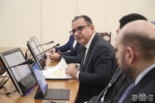 Тигран Хачатрян: “Международные авторитетные организации Fitch и Moody’s в 2021 г. подтвердили присвоенные Армении рейтинги с прогнозом «стабильный», а уровень кредитоспособности оценили как «надежный»