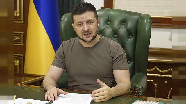 Зеленский считает, что страны-гаранты должны предоставить Киеву военных в кратчайшие сроки. ТАСС