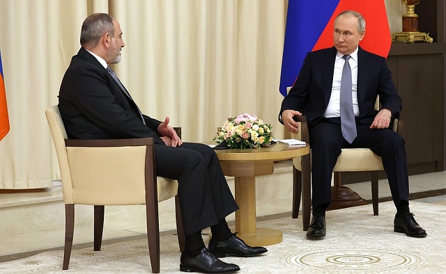 Никол Пашинян и Владимир Путин приняли совместное заявление