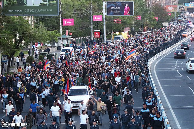 Движение сопротивления «Зартнир, лао» переместилось с площади Гарегина Нжде — на площадь Свободы
