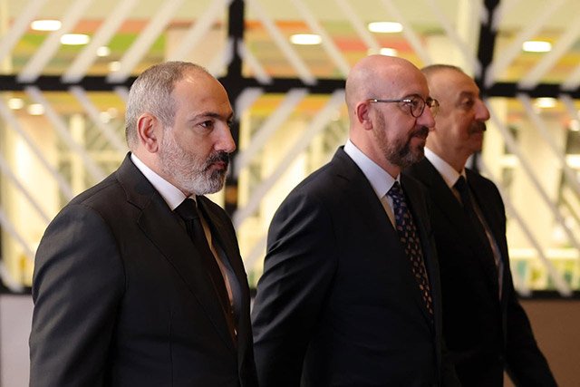 В Брюсселе стартовала трехсторонняя встреча Пашинян-Алиев-Мишель (фото)