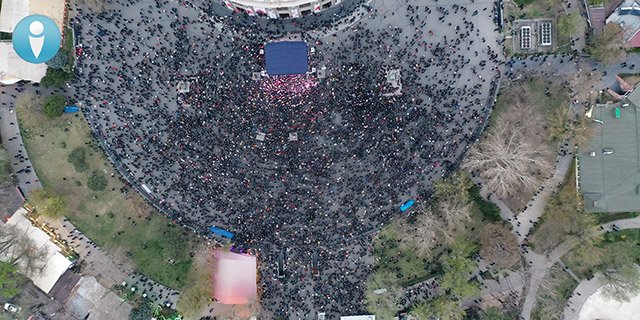 Вчера на площади Свободы находилось около 11 200 человек
