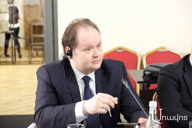 «Теория заговора уже надоела»: реакция российского представителя на обвинения о «сделке»