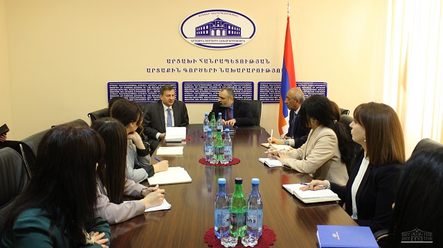 Давид Бабаян принял делегацию слушателей Дипломатической школы Министерства иностранных дел РА