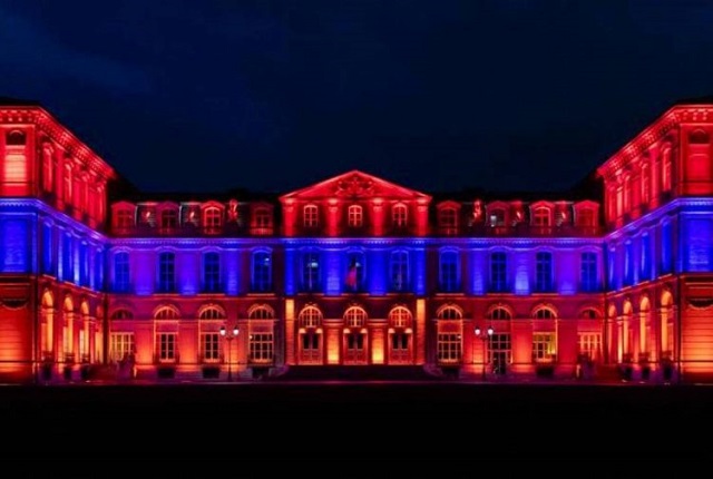 Марсельский дворец Фаро осветили цветами армянского флага