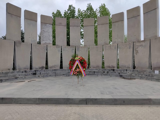 Серж Саргсян отдал дань уважения памяти героев, павших за свободу и независимость Родины