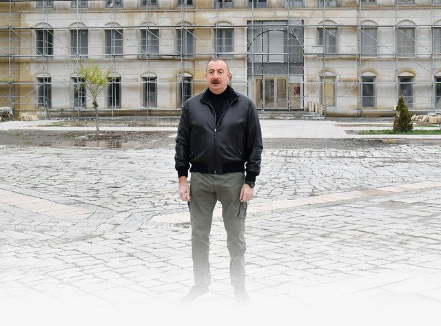 Interfax. Азербайджан продолжит наращивать свою мощь, включая военную, исходя из текущей ситуации в мире. Алиев