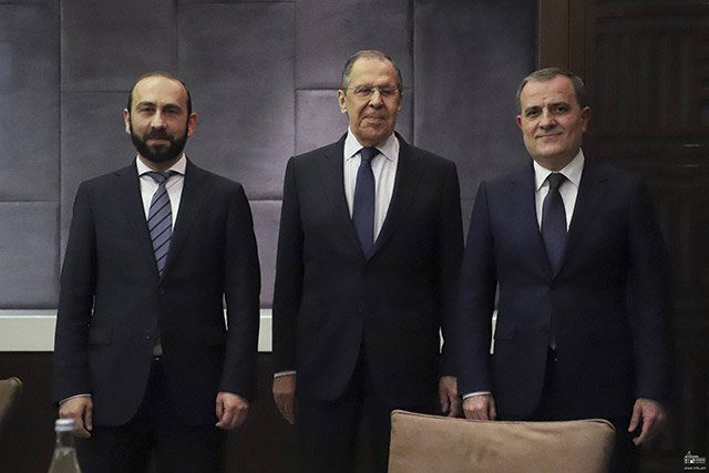 Мирзоян, Лавров и Байрамов обсудили договор о нормализации отношений между Арменией и Азербайджаном