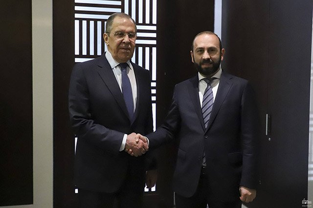 Арарат Мирзоян и Сергей Лавров обсудили вопросы, связанные с формированием комиссии по вопросам делимитации и пограничной безопасности между Арменией и Азербайджаном