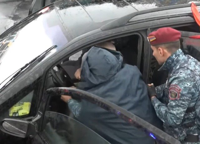 «Вы что поймали турка?» Полиция повсеместно задерживает участников автопробега