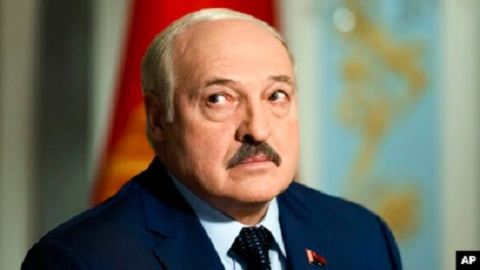 С Лукашенко могут снять часть санкций. Euronews