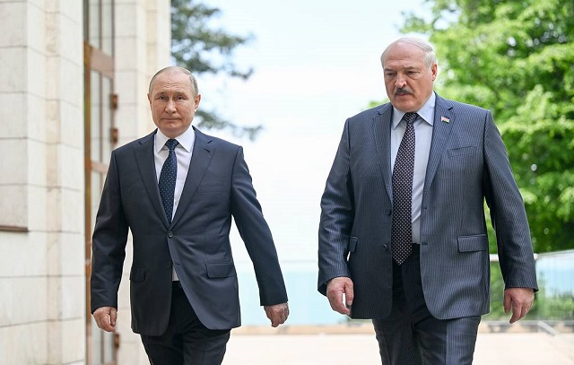 Как РФ переживает санкции и кто виноват в проблемах Запада. Темы беседы Путина и Лукашенко. ТАСС