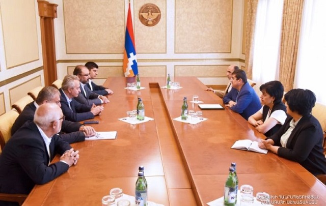 Араик Арутюнян принял представителей руководства ряда вузов Армении