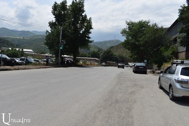 Межгосударственная дорога Мегри-Ереван была закрыта на несколько минут. Капанских горняков руководство игнорирует (фоторяд)