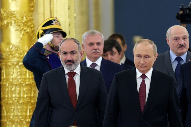 Армению перед выбором скорее поставит Россия
