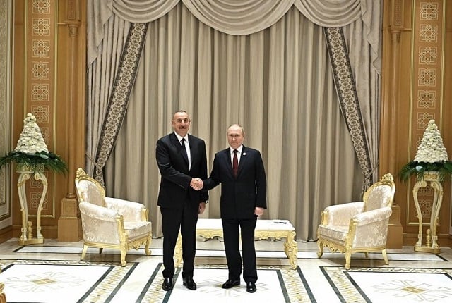 Во время встречи с Алиевым в Ашхабаде, Путин коснулся темы урегулирования карабахской проблемы. Trend