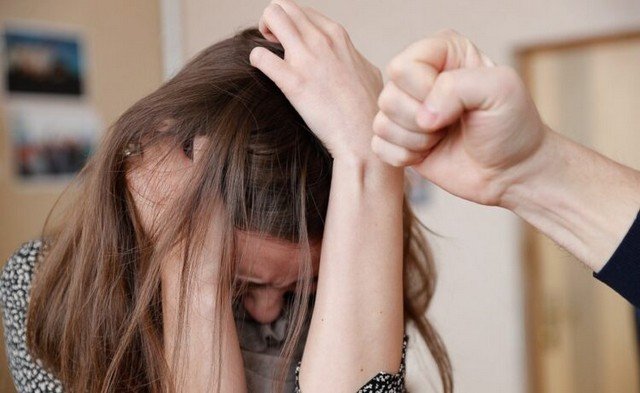 Женщины, подвергшиеся физическому и сексуальному насилию, пытаются покончить жизнь самоубийством: исследование