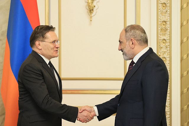 Алексей Лихачев поблагодарил за тесное сотрудничество и отметил, что корпорация “Росатом” заинтересована в дальнейшем плодотворном сотрудничестве с правительством Армении