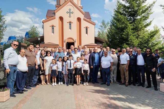 Делегация во главе с вице-спикером НС Акопом Аршакяном посетила Армянскую Апостольскую церковь в Красноярске