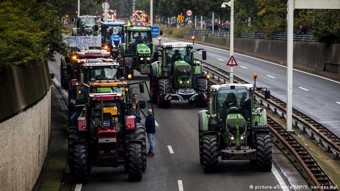 В Нидерландах фермеры заблокировали порты и супермаркеты. Deutsche Welle