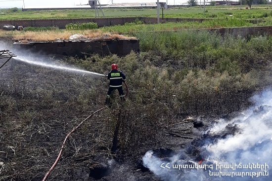 Пожарные-спасатели потушили пожары на территории общей площадью около 8.5 га