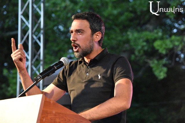 Арам Вардеванян. «Мир ценой Еревана? В Армении нет такого человека, который готов к этому»