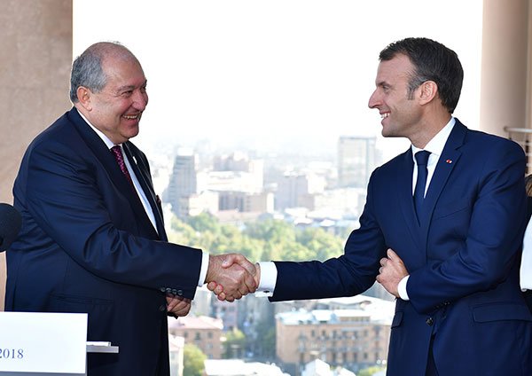 Я рад тому, что Франция была и остается верным другом Армении, а французы — друзьями армян в трудные времена. Армен Саркисян — Макрону