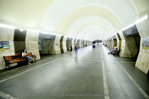 На станциях метро «Берекамутюн», «Маршал Баграмян» и «Площадь Республики» взрывных устройств не обнаружено