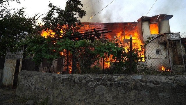 В селе Даграв Аскеранского района сгорели 4 жилых дома
