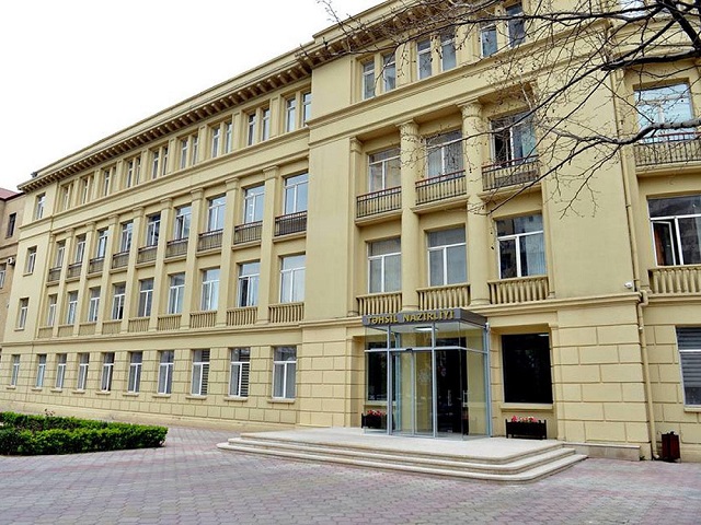 Минобразования Азербайджана обвинили в незаконном распределении грантов. JAMnews