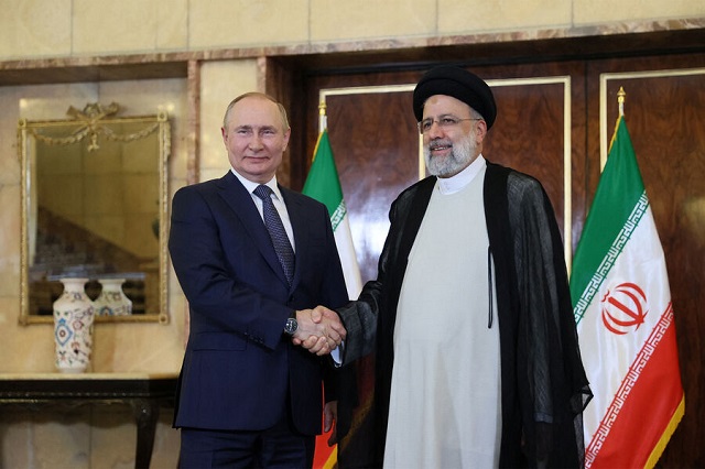 Президент Ирана надеется, что визит Путина будет поворотным этапом в отношениях двух стран. ТАСС