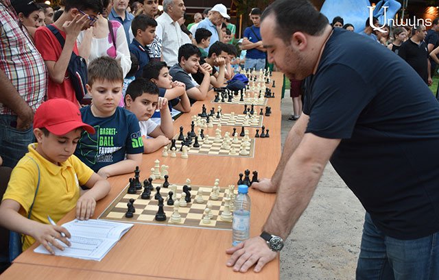 В Ереване отметили Всемирный день шахмат
