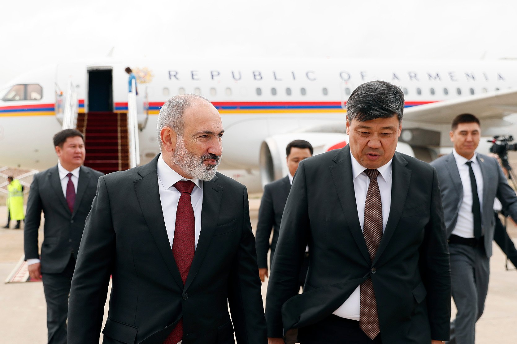 Премьер-министр Пашинян с рабочим визитом прибыл в Кыргызскую Республику