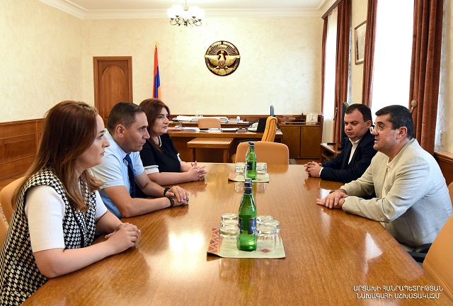 Президент Арутюнян принял делегацию партии «Процветающая Армения»