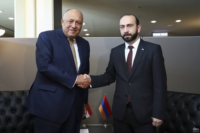 Арарат Мирзоян представил Самеху Шукри подробности крупномасштабной агрессии, осуществленной Азербайджаном против суверенной территории Армении