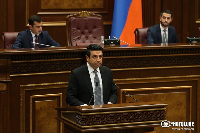 Пашинян прибудет на заседание НС в 11:00: за это время оппозиция подготовит текст заявления