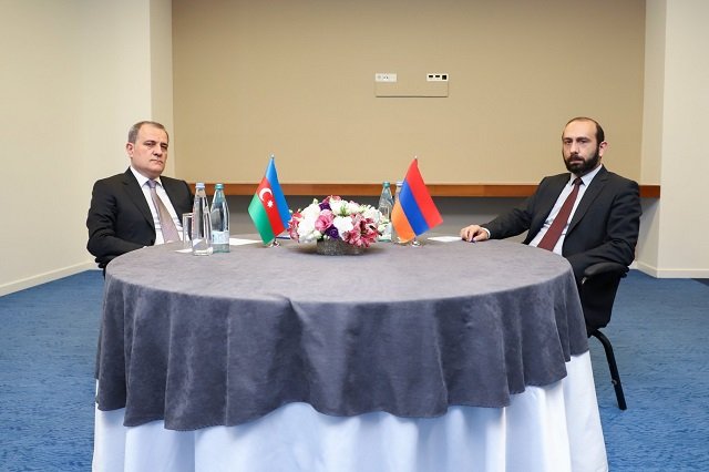 2 октября главы МИД Армении и Азербайджана начнут предметные переговоры по тексту мирного договора. Никол Пашинян