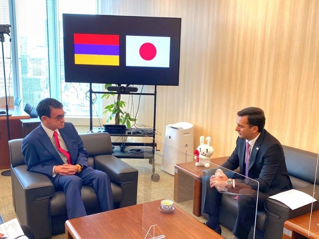 В Токио Аршакян встретился  с министром цифровизации Японии