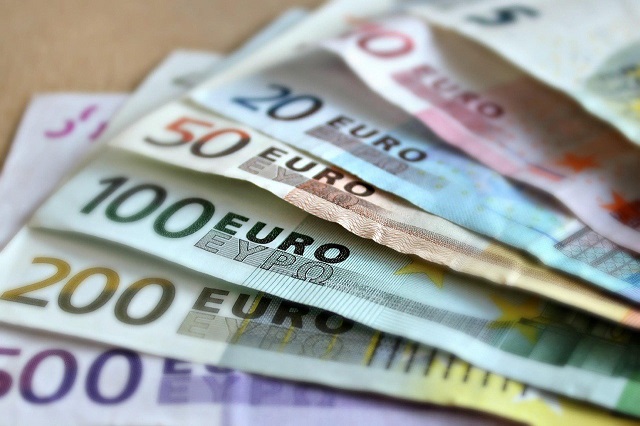 Парламент Грузии утвердил пакет законопроектов о вступлении в Единую зону платежей в евро. ТАСС