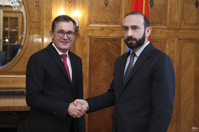 Министр иностранных дел РА встретился с сопредседателем Минской группы ОБСЕ от Франции