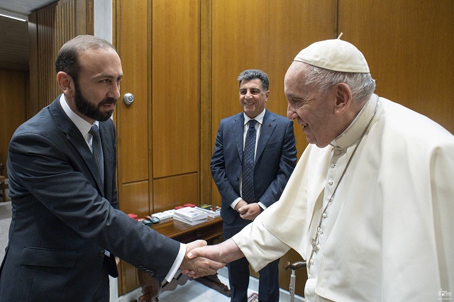 Состоялась встреча министра иностранных дел РА с Папой Римским