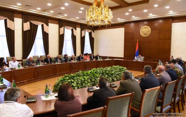 Араик Арутюнян встретился с членами новосозданного Общественного совета Республики Арцах