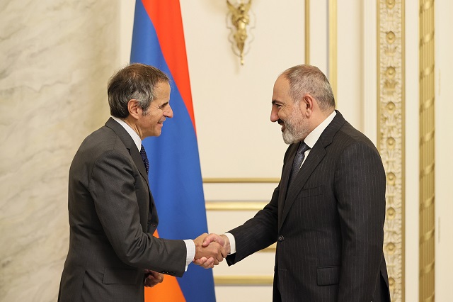 Генеральный директор МАГАТЭ подчеркнул важность двустороннего сотрудничества в области ядерной безопасности как по текущим, так и по будущим проектам, и выразил готовность продолжать оказывать помощь правительству Армении в этом направлении.