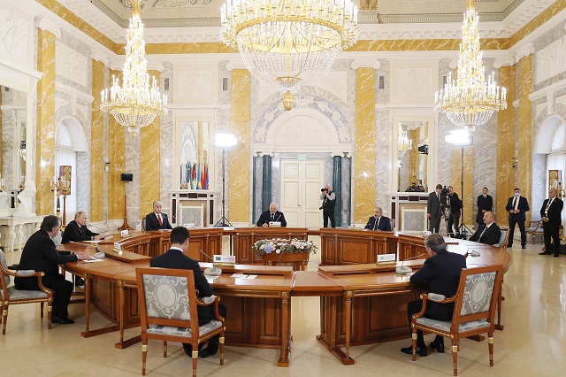 Пашинян принял участие в неформальной встрече руководителей государств–участников СНГ