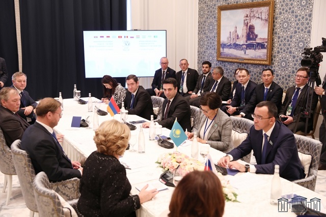 Ален Симонян принял участие во встрече глав парламентов государств-членов ЕАЭС в Самарканде