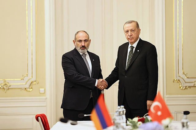 Историческая встреча не с ведущим переговоры, а с диктующим условия Эрдоганом