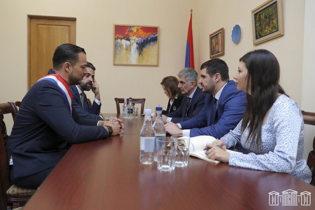 Арман Егоян встретился с депутатом французского парламента Себастиеном Делогю: «Франция играет краеугольную роль для Армении»