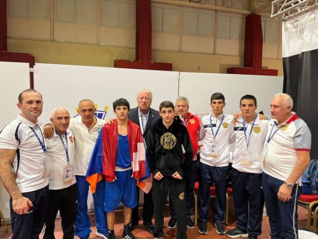 Армянские боксеры достигли новых высот на чемпионате Европы