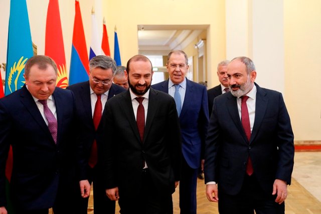 Стабильное, хроническое недовольство Арменией